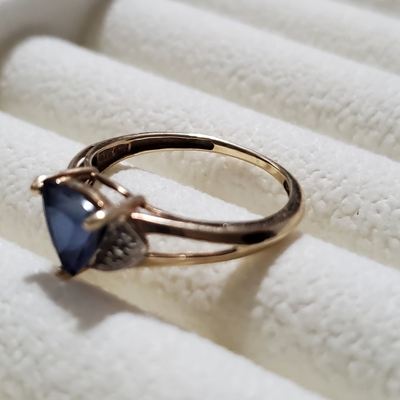 10K Gold Trillion Cut Tanzanite Ring - Picture 15 of 16